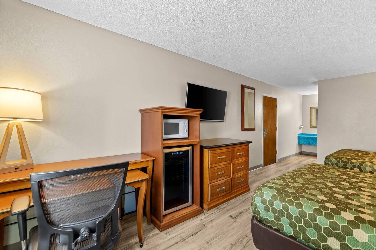 Room, 2 Queen Beds, Non Smoking | Desk, blackout drapes, iron/ironing board, WiFi (free)