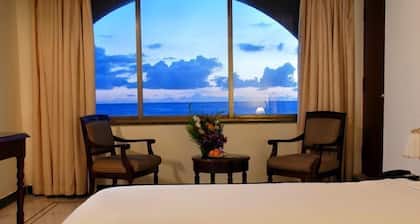 Paradise Isle Beach Resort