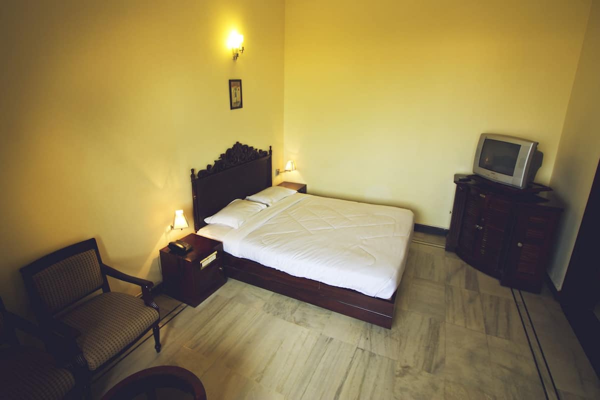 Premium Room | 办公桌、隔音、熨斗/熨板、折叠床/加床（额外收费）