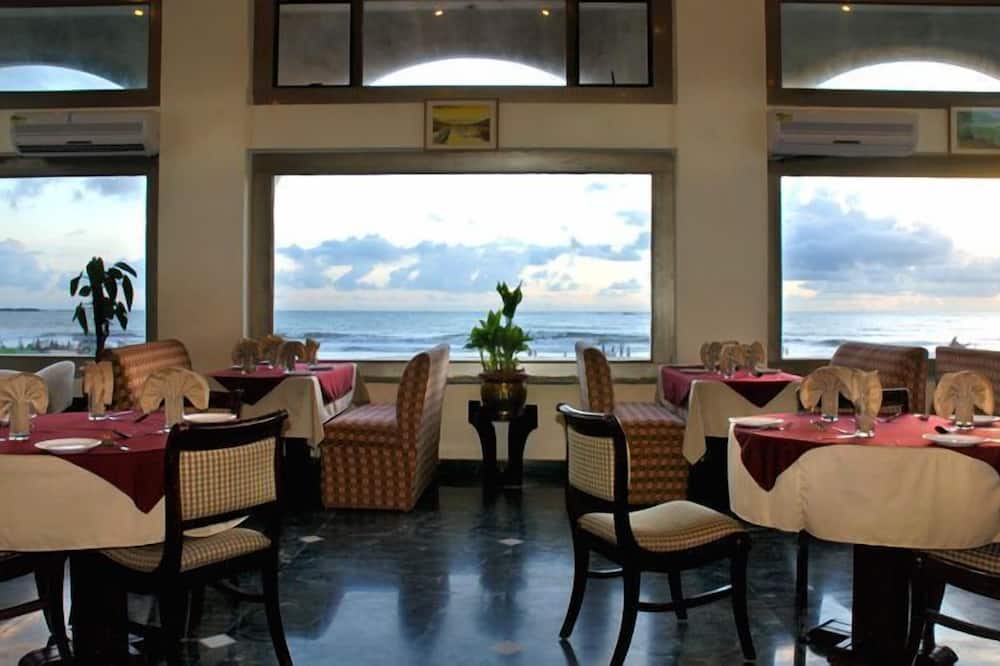 Paradise Isle Beach Resort