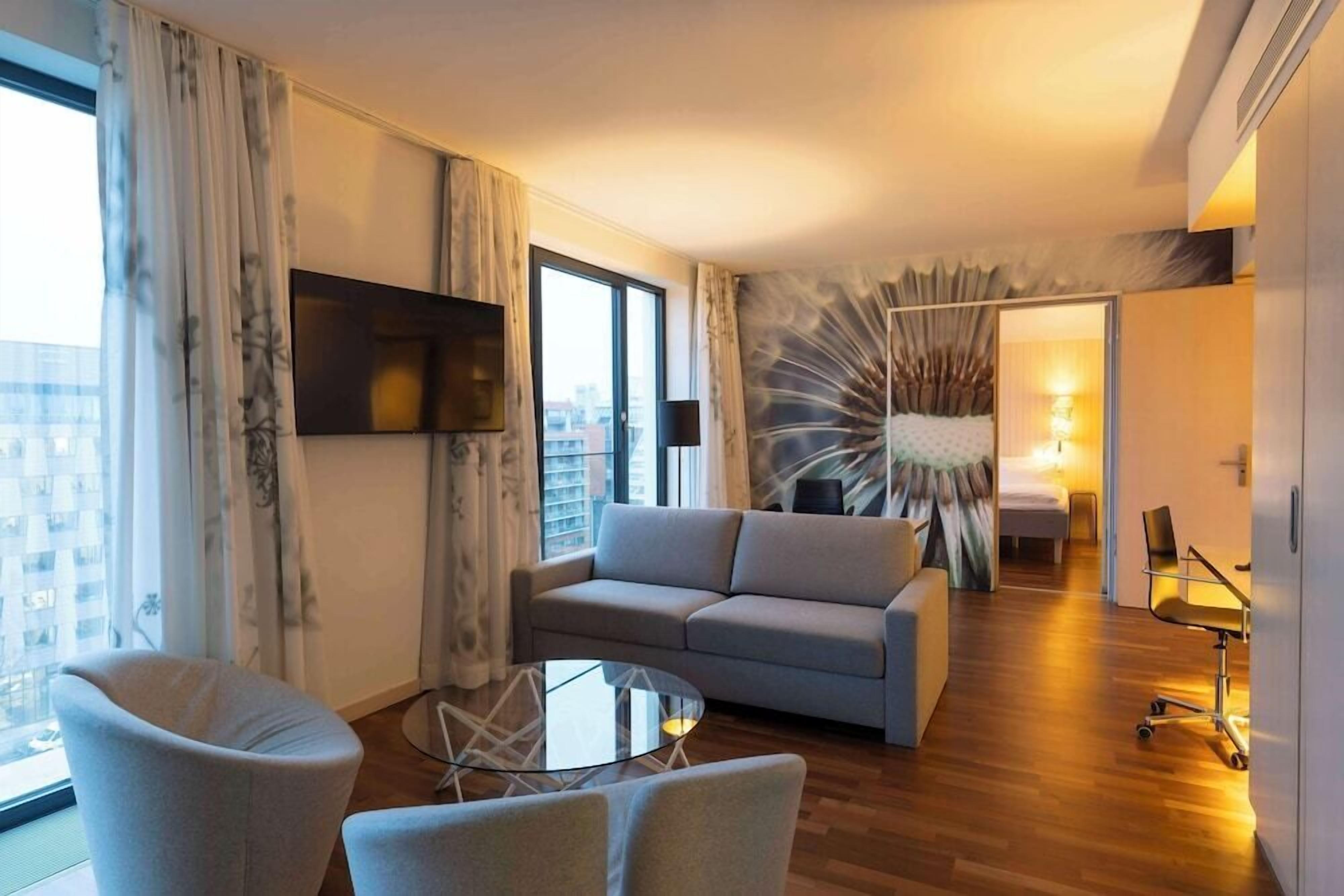 Living area | LED TV, pay movies