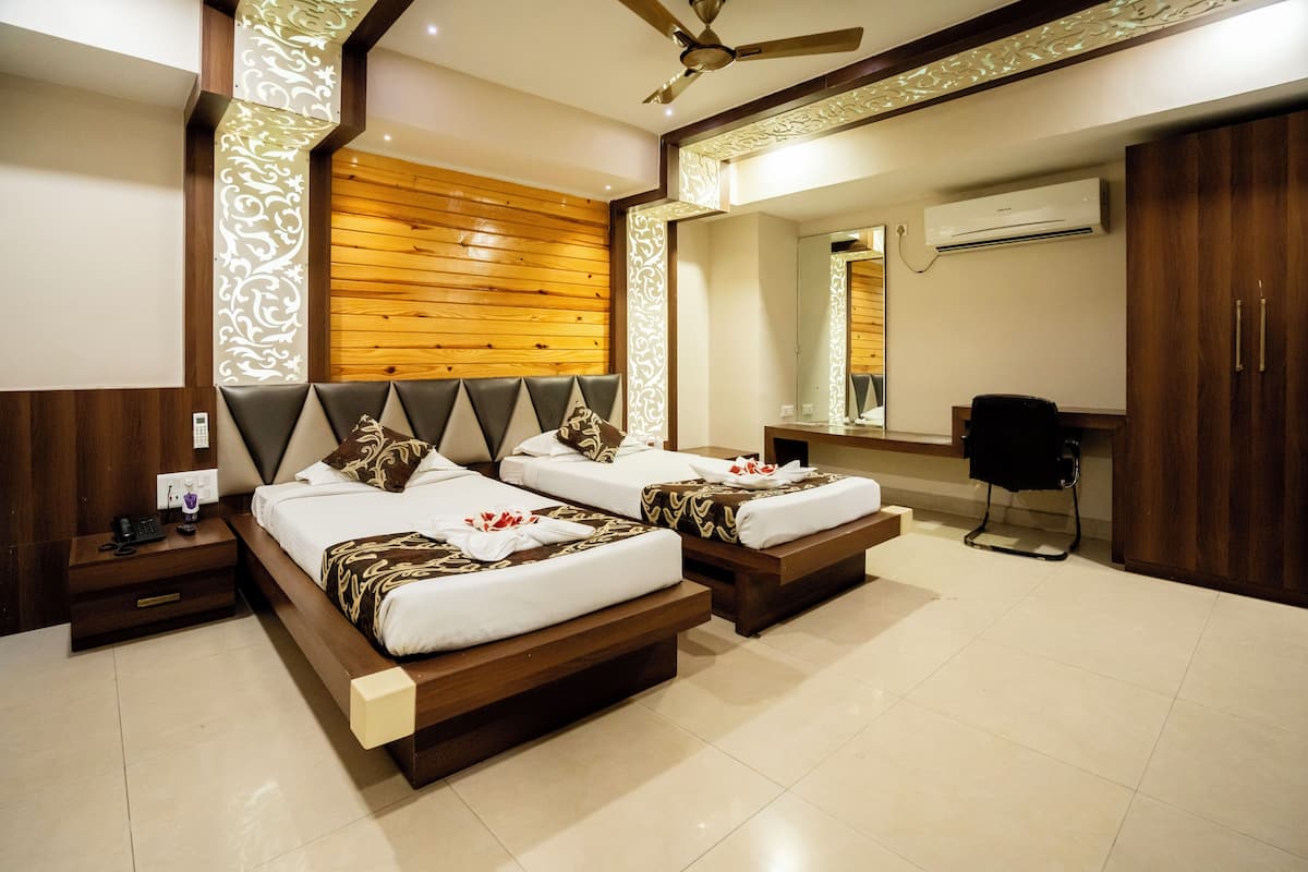 Suite | 1 bedroom, desk, WiFi (free)