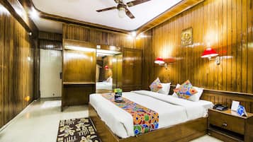 Premium Room, 1 Queen Bed, Non Smoking | Desk, rollaway beds, free WiFi
