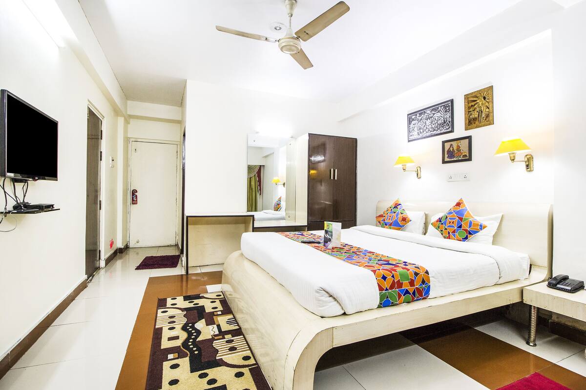 Deluxe Room, 1 Double Bed, Non Smoking | Desk, rollaway beds, free WiFi