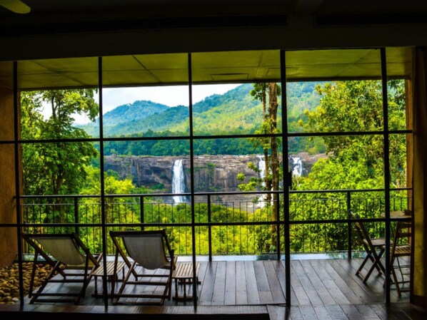 Zimmer (Celestial) | Blick auf den See