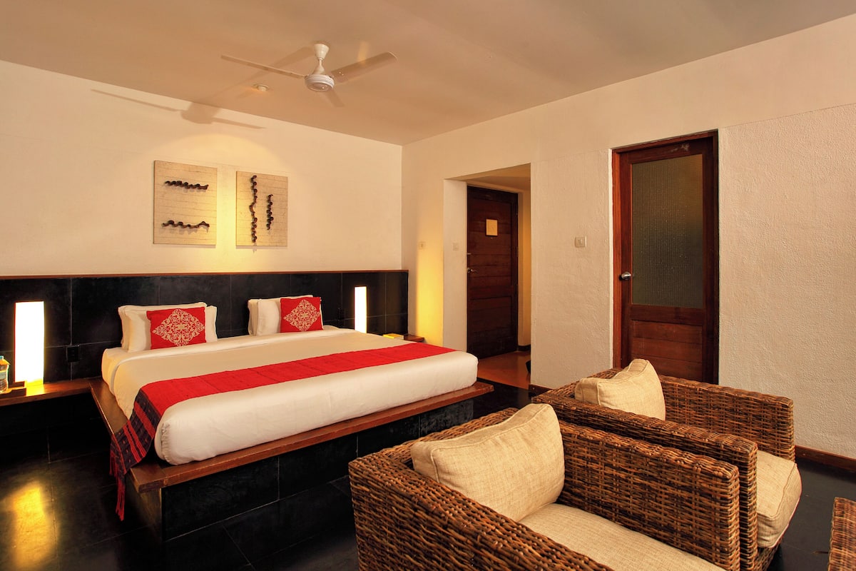 Pillow-top beds, minibar, in-room safe, soundproofing