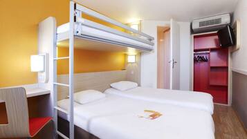 Premium bedding, in-room safe, desk, blackout drapes