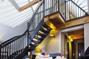 Family Apartment | Tilam berlapik, bar mini, peti besi dalam bilik 