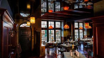 Lunch, dinner served; Modern European cuisine, al fresco dining