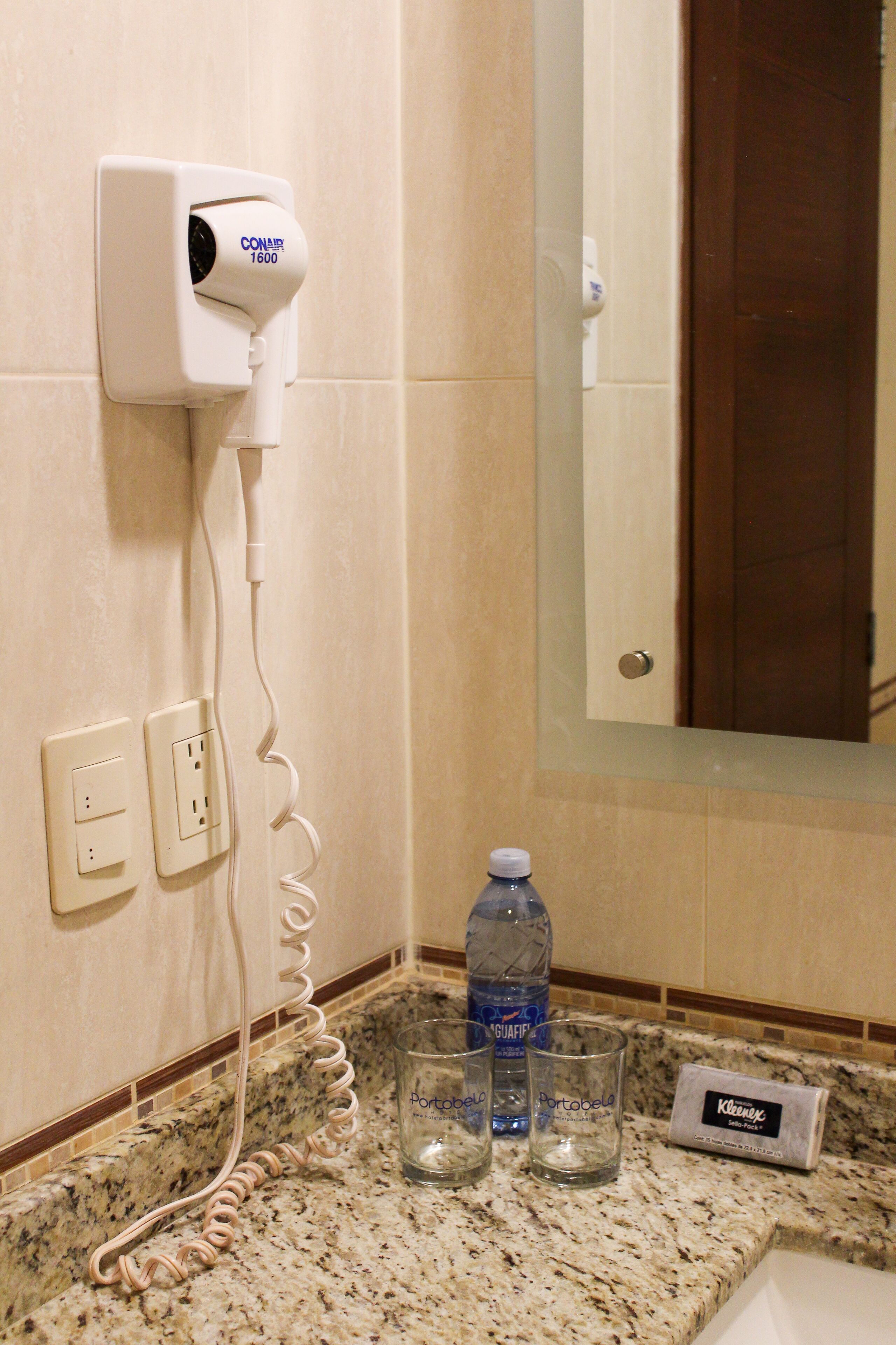 shower, rainfall showerhead, free toiletries, hair dryer