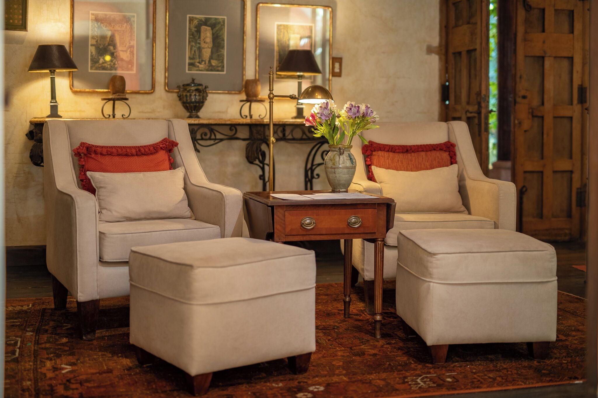 Suite, 1 Tempat Tidur Queen, perapian | Area keluarga | Smart TV