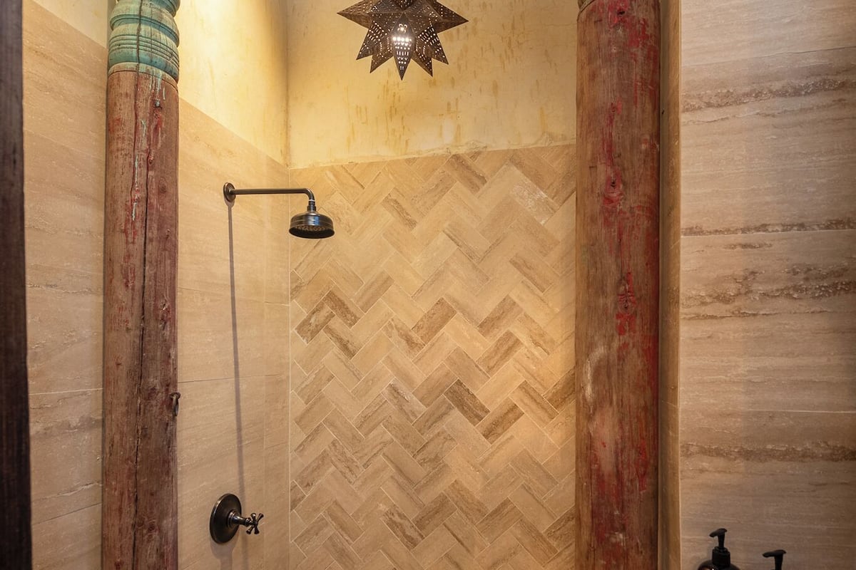 Junior-Suite, 1 King-Bett, Nichtraucher, Kamin | Badezimmer | Dusche, kostenlose Toilettenartikel, Haartrockner, BademÀntel