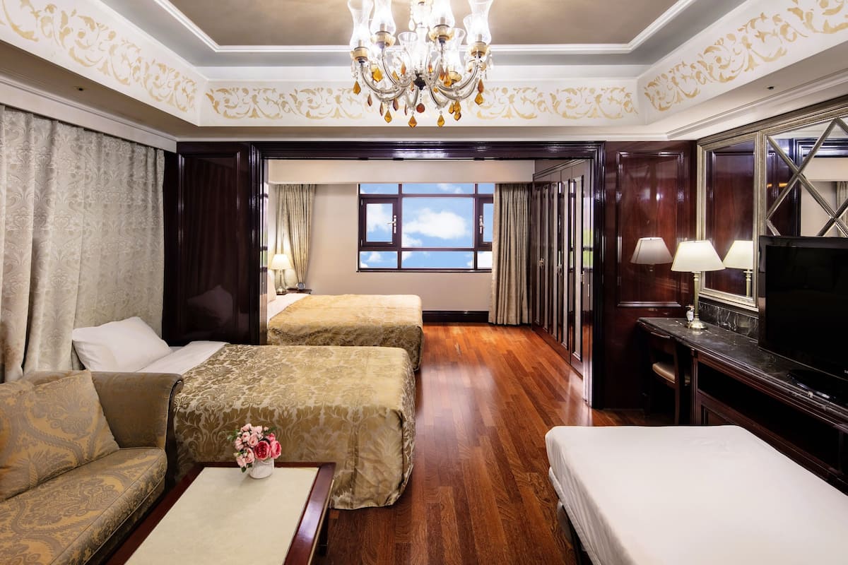 2 bedrooms, in-room safe, blackout curtains, soundproofing