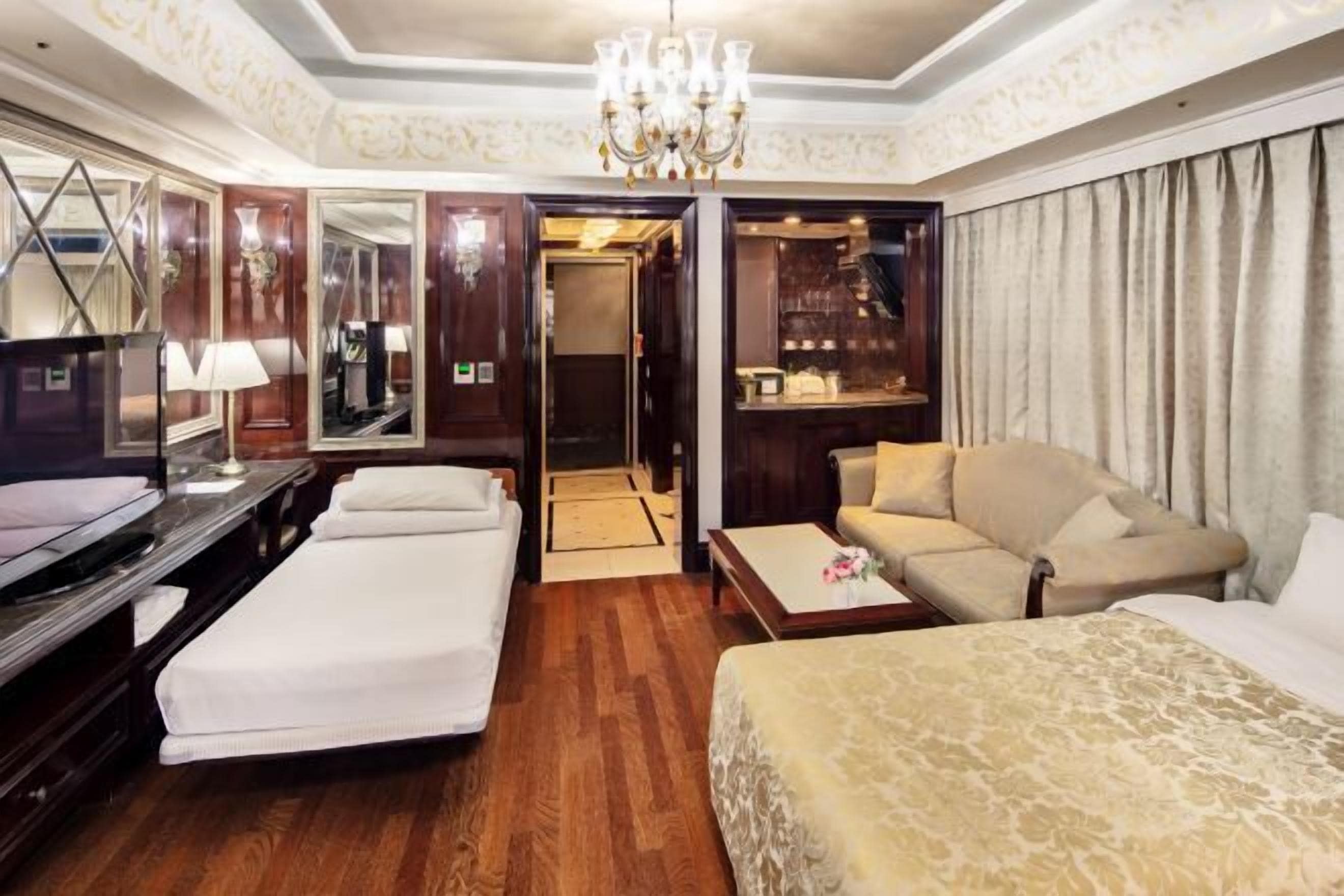 セーフティボックス (室内)、遮光カーテン、防音設備、アイロン / アイロン台