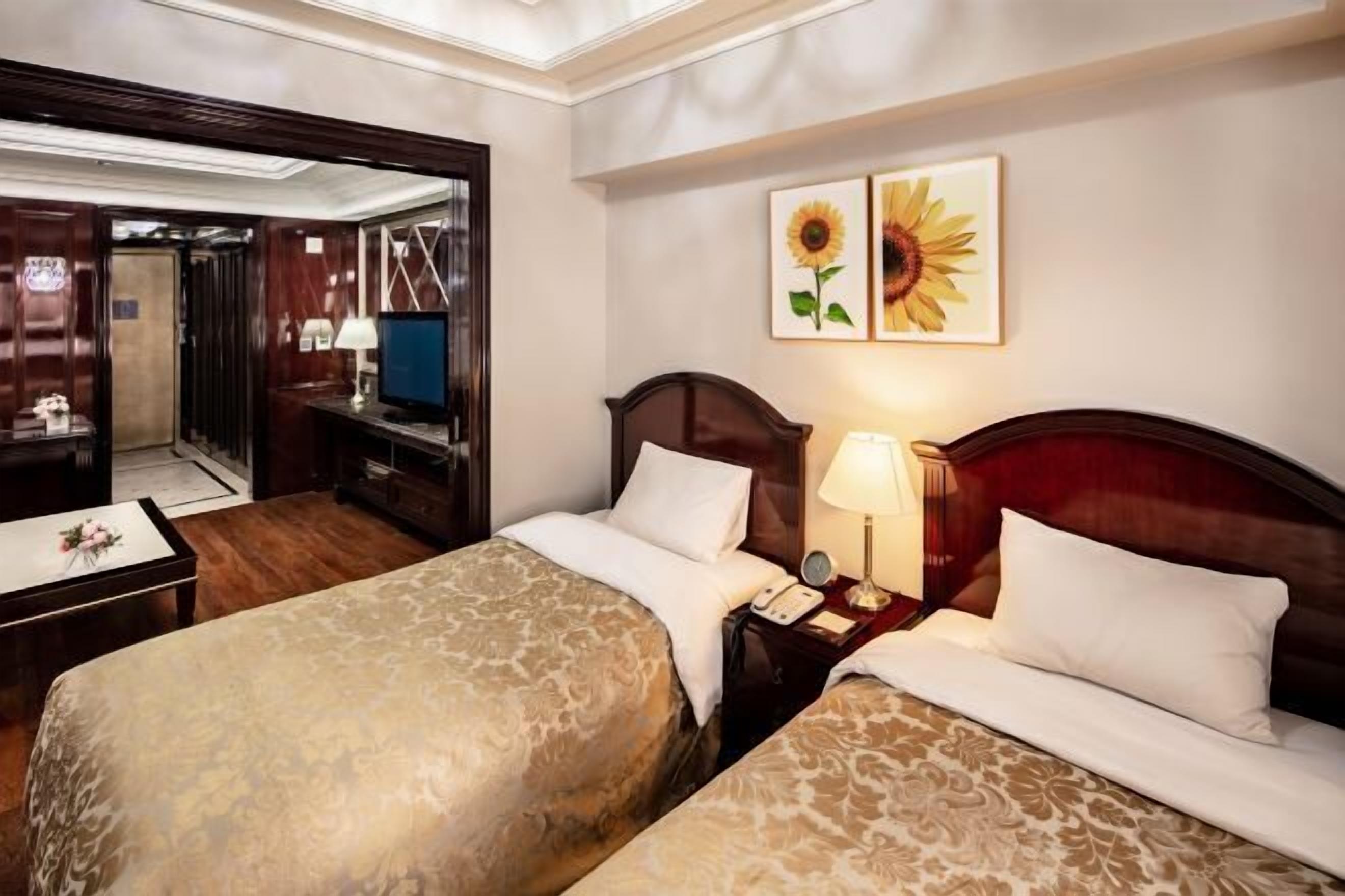 セーフティボックス (室内)、遮光カーテン、防音設備、アイロン / アイロン台