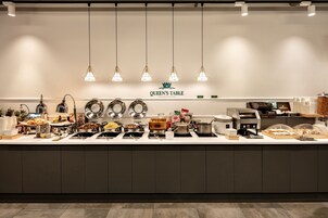 Desayuno buffet diario (KRW 18000 por persona)