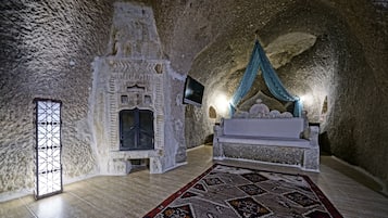 Sultan Cave Suite | SÀngtillbehör av högsta kvalitet, bÀddmadrasser och minibar