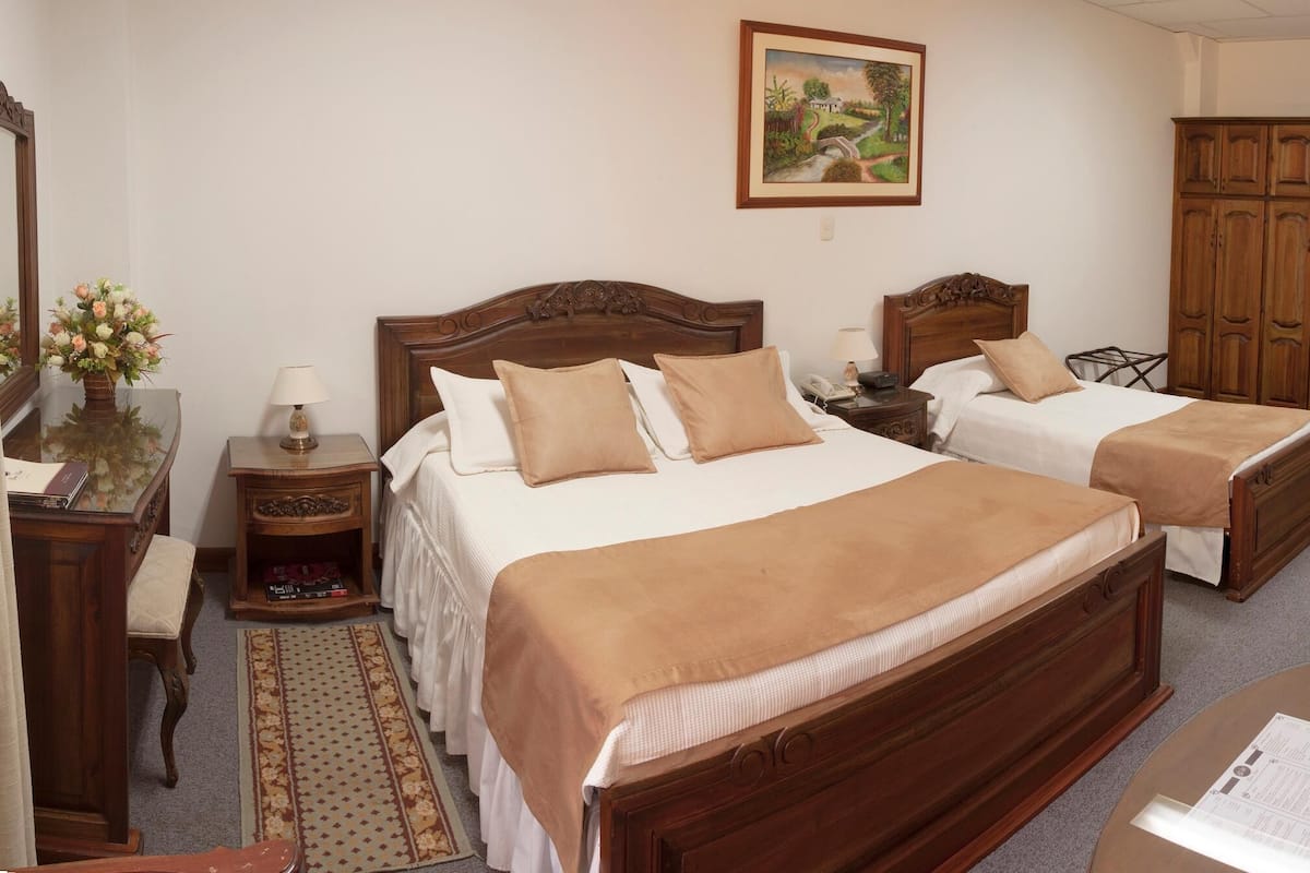 1 bedroom, premium bedding, down duvets, Tempur-Pedic beds