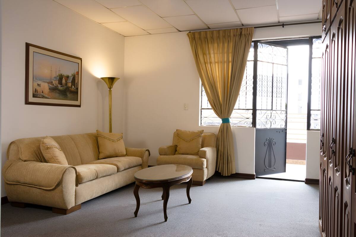 1 bedroom, premium bedding, down duvets, tempur-pedic beds