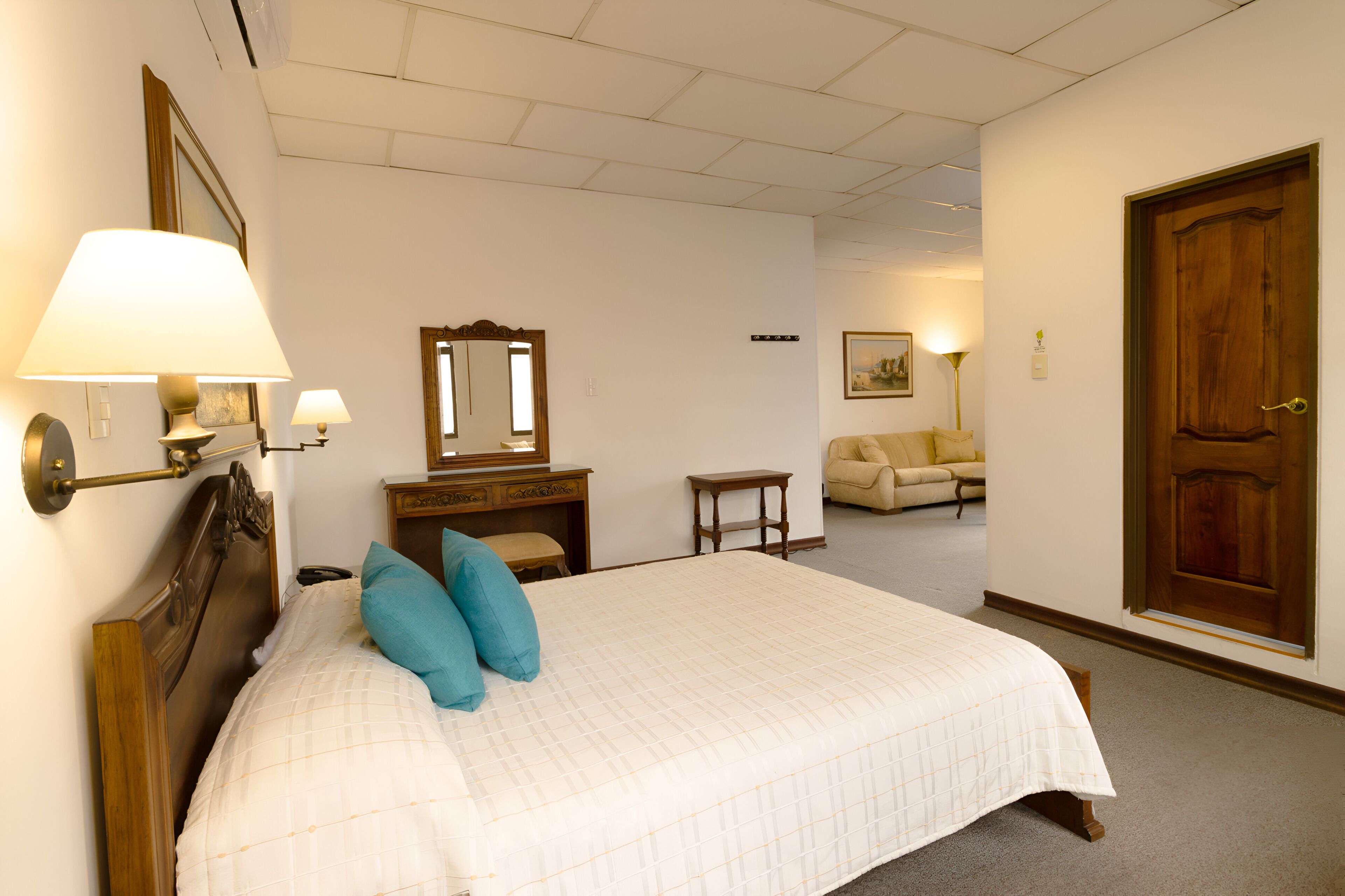 1 bedroom, premium bedding, down duvets, tempur-pedic beds