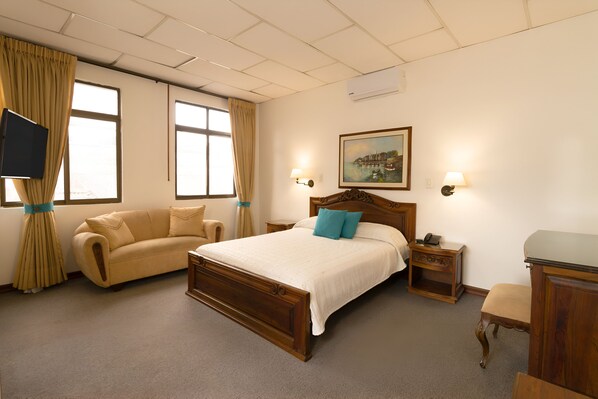 1 Schlafzimmer, hochwertige Bettwaren, Daunenbettdecken