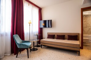 Premium bedding, down duvets, in-room safe, blackout curtains - Palazzina Fortuny (Venice)