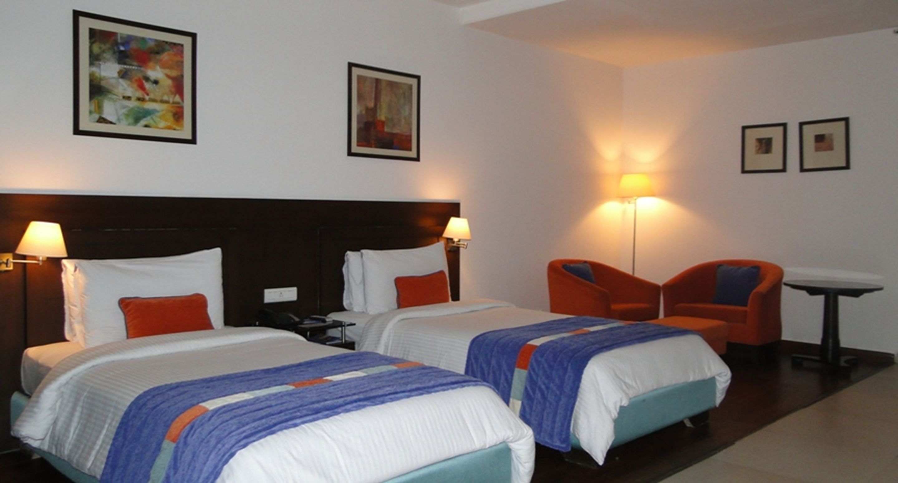 superior room | premium bedding, minibar, in-room safe, desk