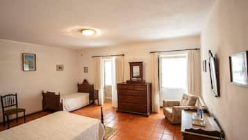 Standard Room | Free WiFi, bed sheets