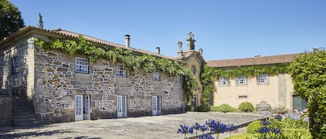 Fachada da propriedade