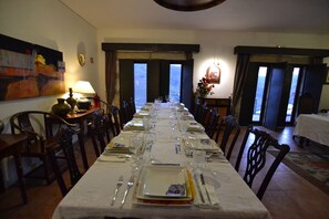 含每日自助早餐