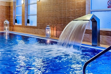 Property amenity. Grand Royal Hotel