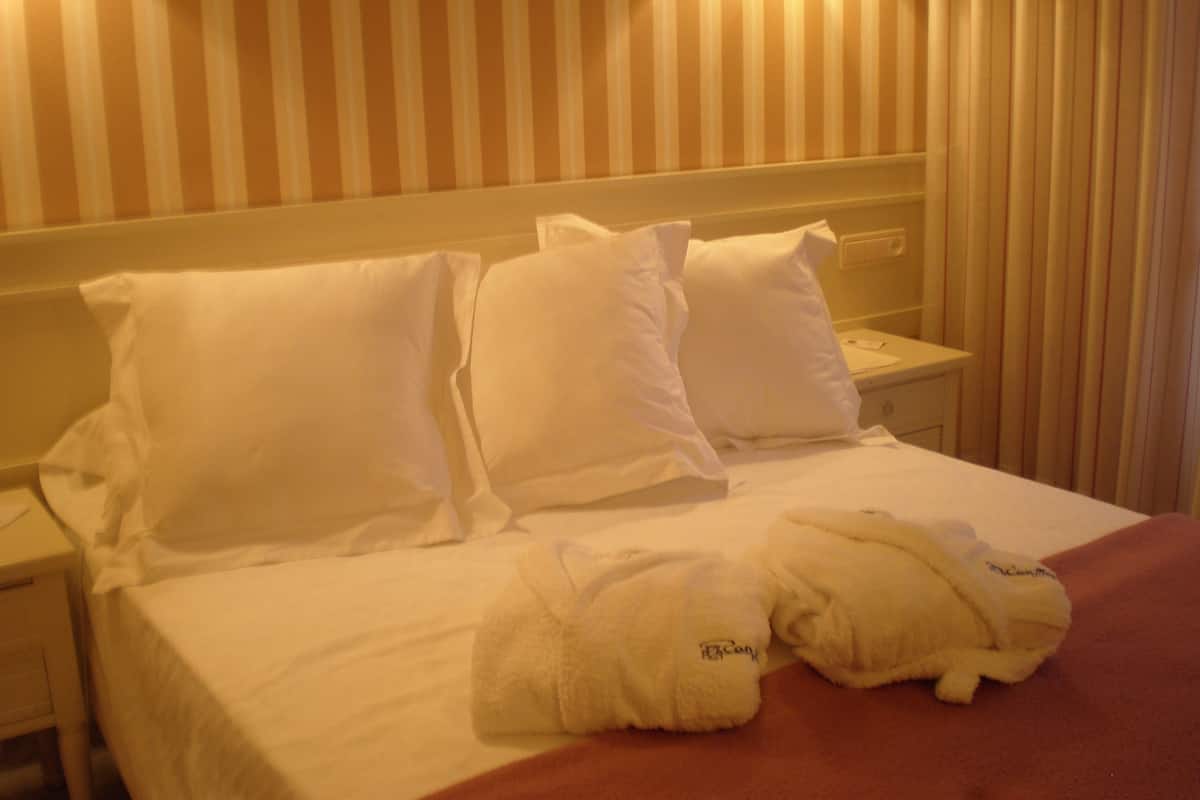 In-room safe, desk, cots/infant beds, rollaway beds