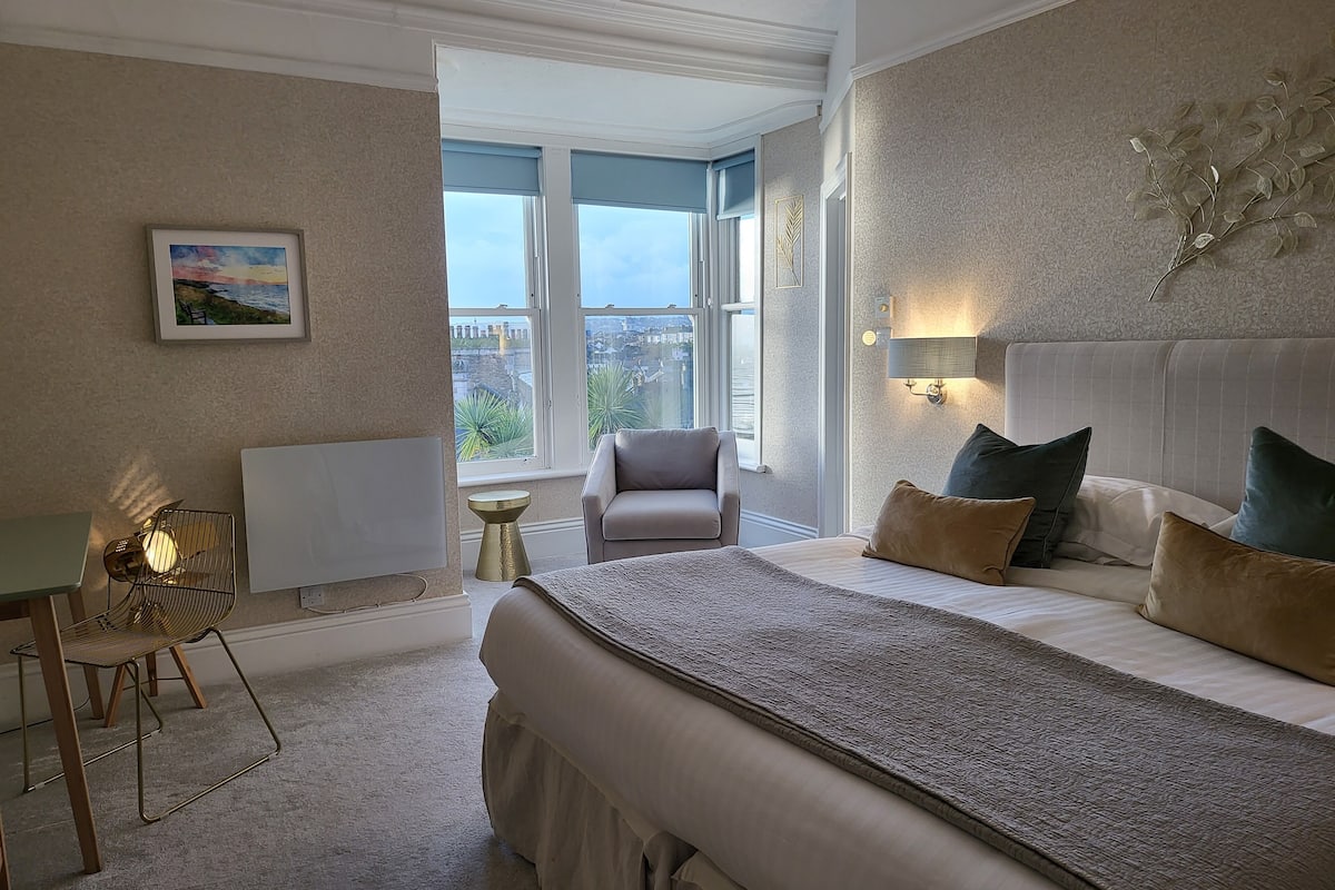 superb sea view rooms | premium bedding, pillow-top beds, individually decorated