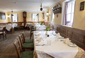 Breakfast, lunch served; local and international cuisine, garden views