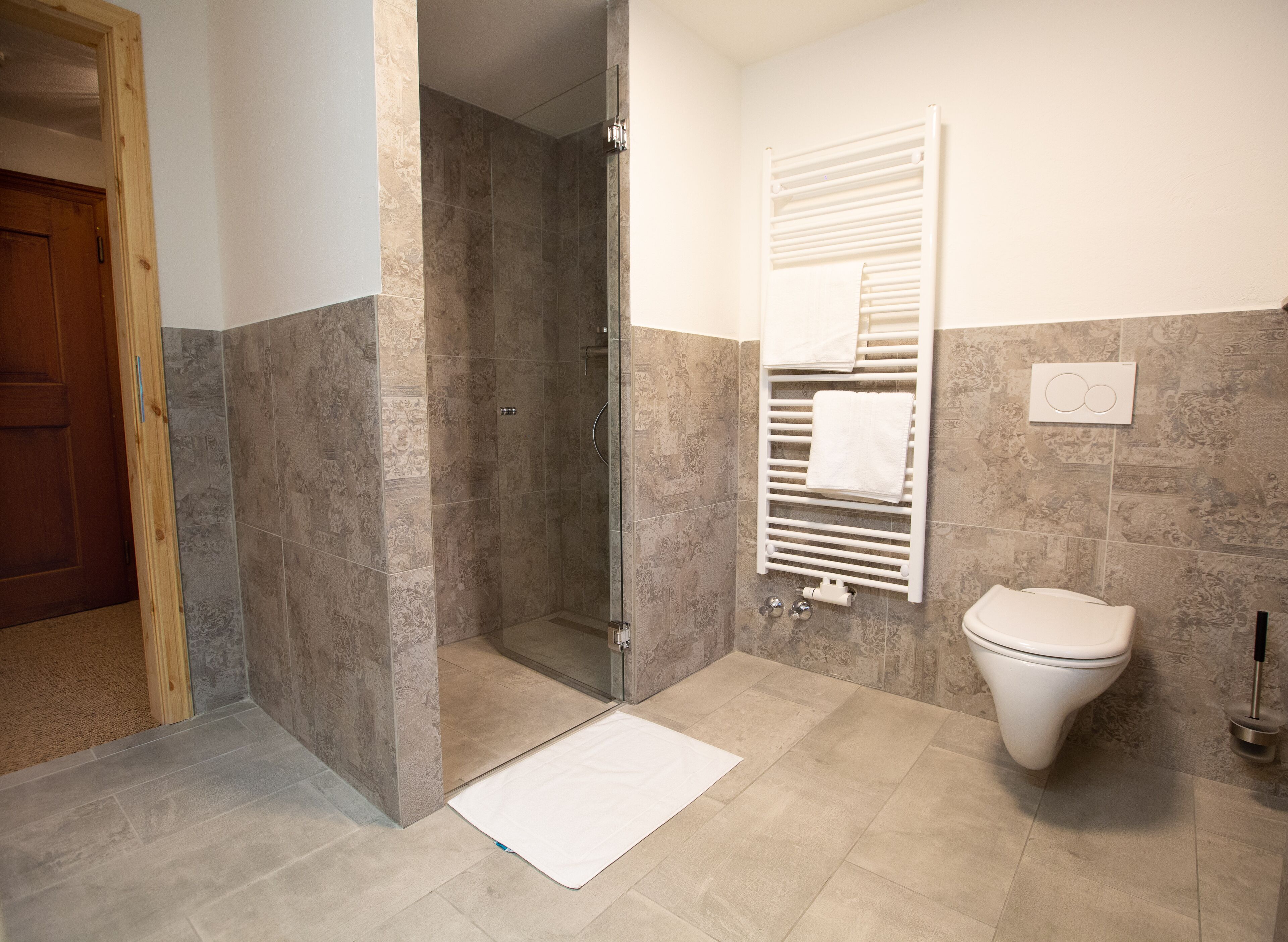 basic double room, 1 king bed | bathroom shower