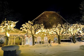 Exterior - Der Schlosswirt zu Anif - Biedermeier-Hotel und Restaurant (Anif)
