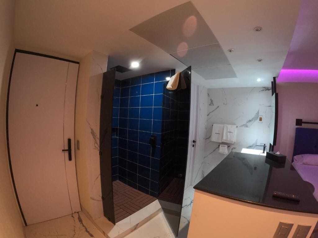 we family triple | bathroom | free toiletries, hair dryer, towels, soap