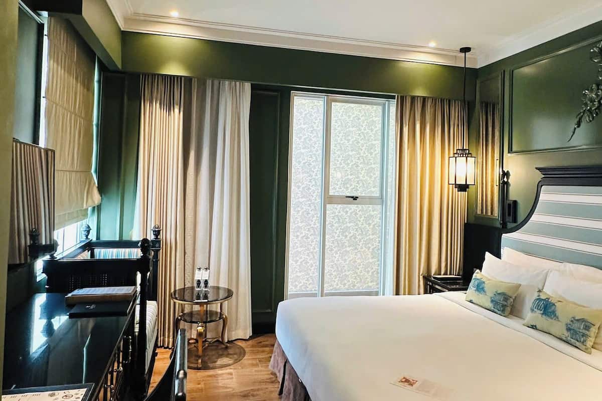 Classic Double Street View | Minibar, in-room safe, desk, laptop workspace