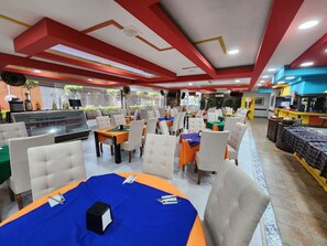 Daily buffet breakfast (MXN 250 per person) - Hotel Real del Sur (Mexico City)