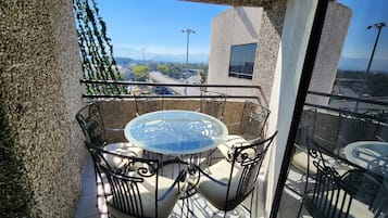 Presidential-Suite, Whirlpool | Balkon