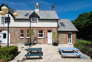 Deluxe Apartment | Front of property