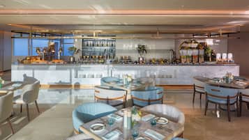 Tägliches Frühstücksbuffet gegen Gebühr