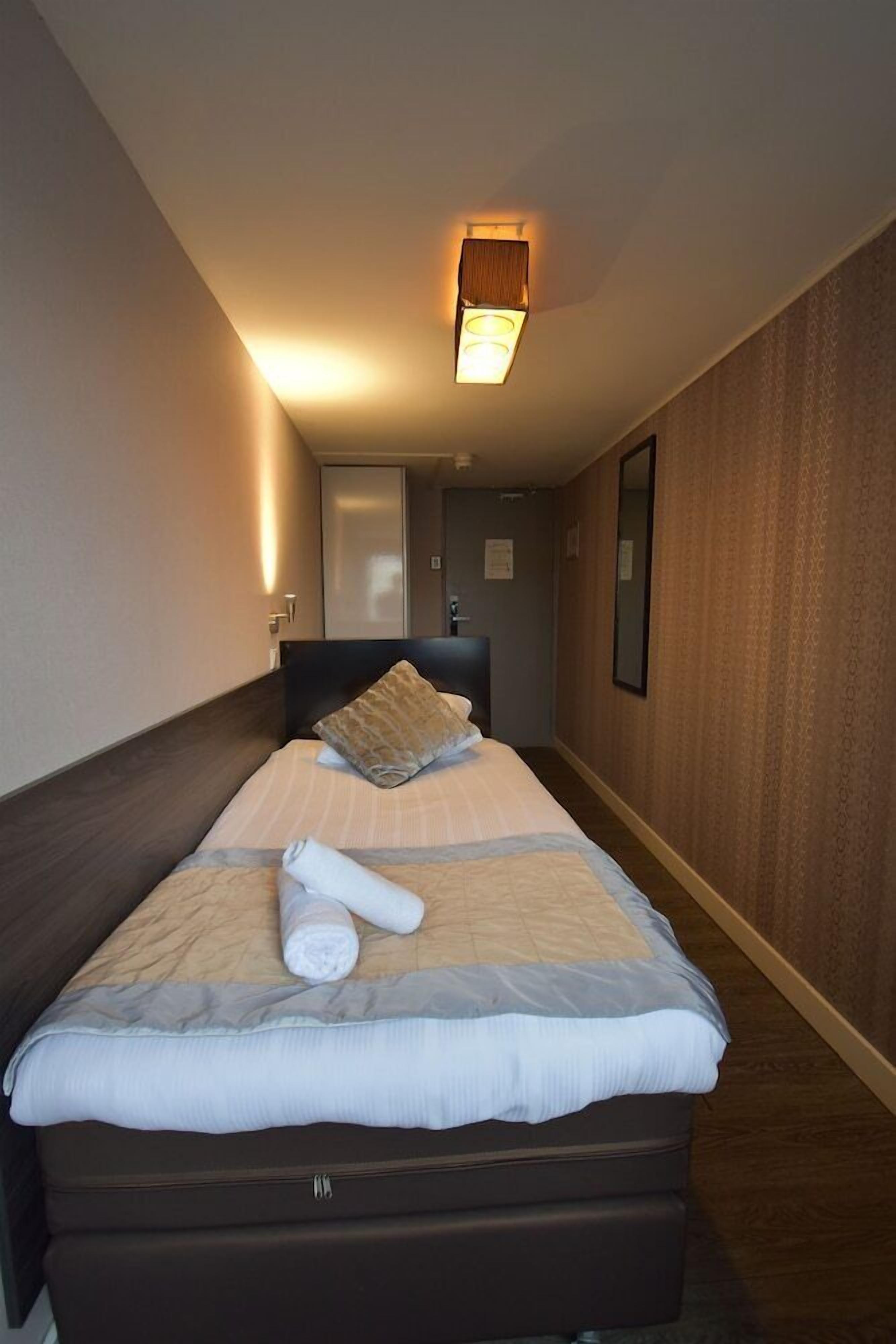 In-room safe, desk, iron/ironing board, free WiFi