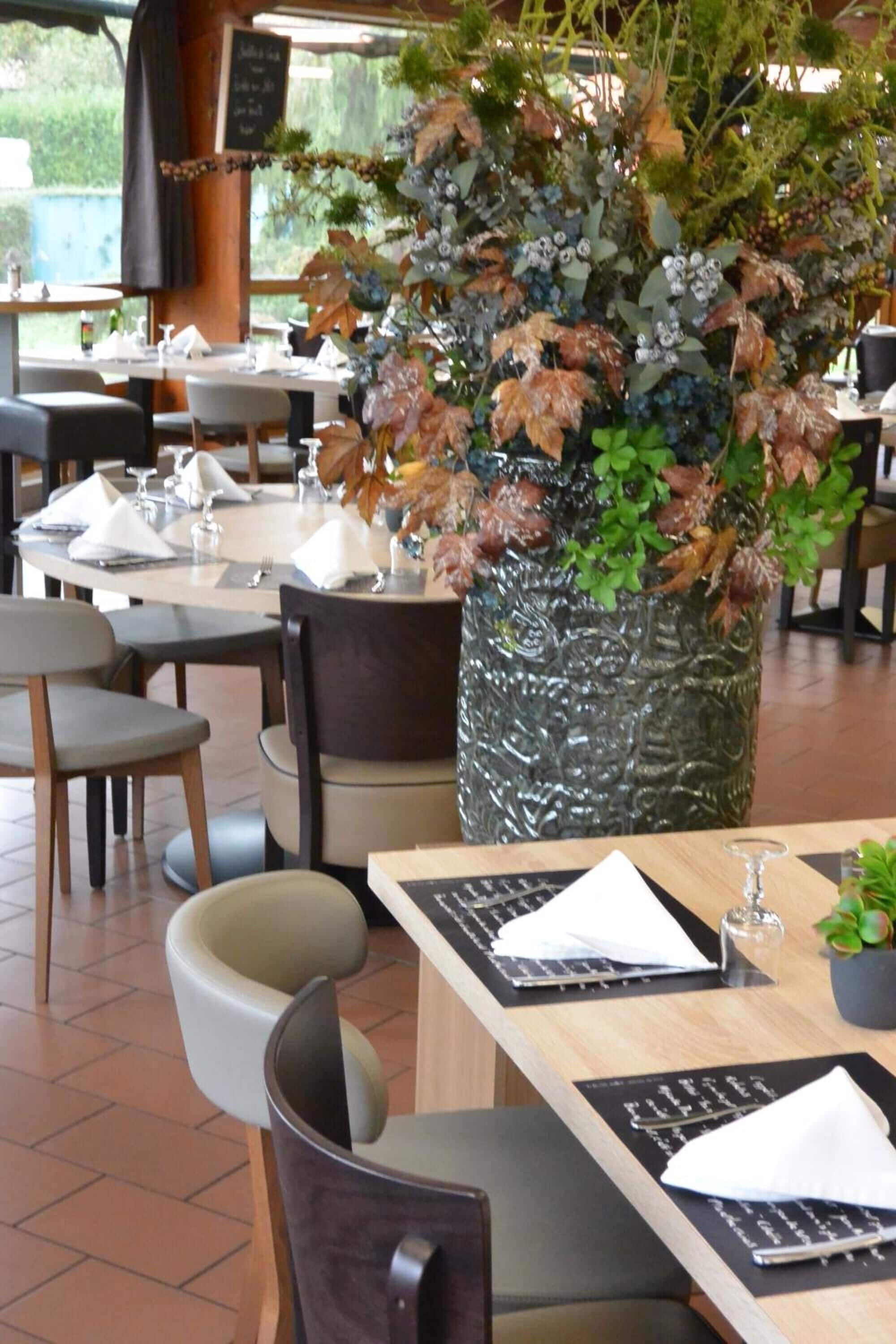 lunch and dinner served, garden views