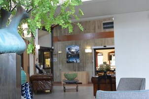 Televisión de pantalla plana 60 cm con canales de televisión digitales