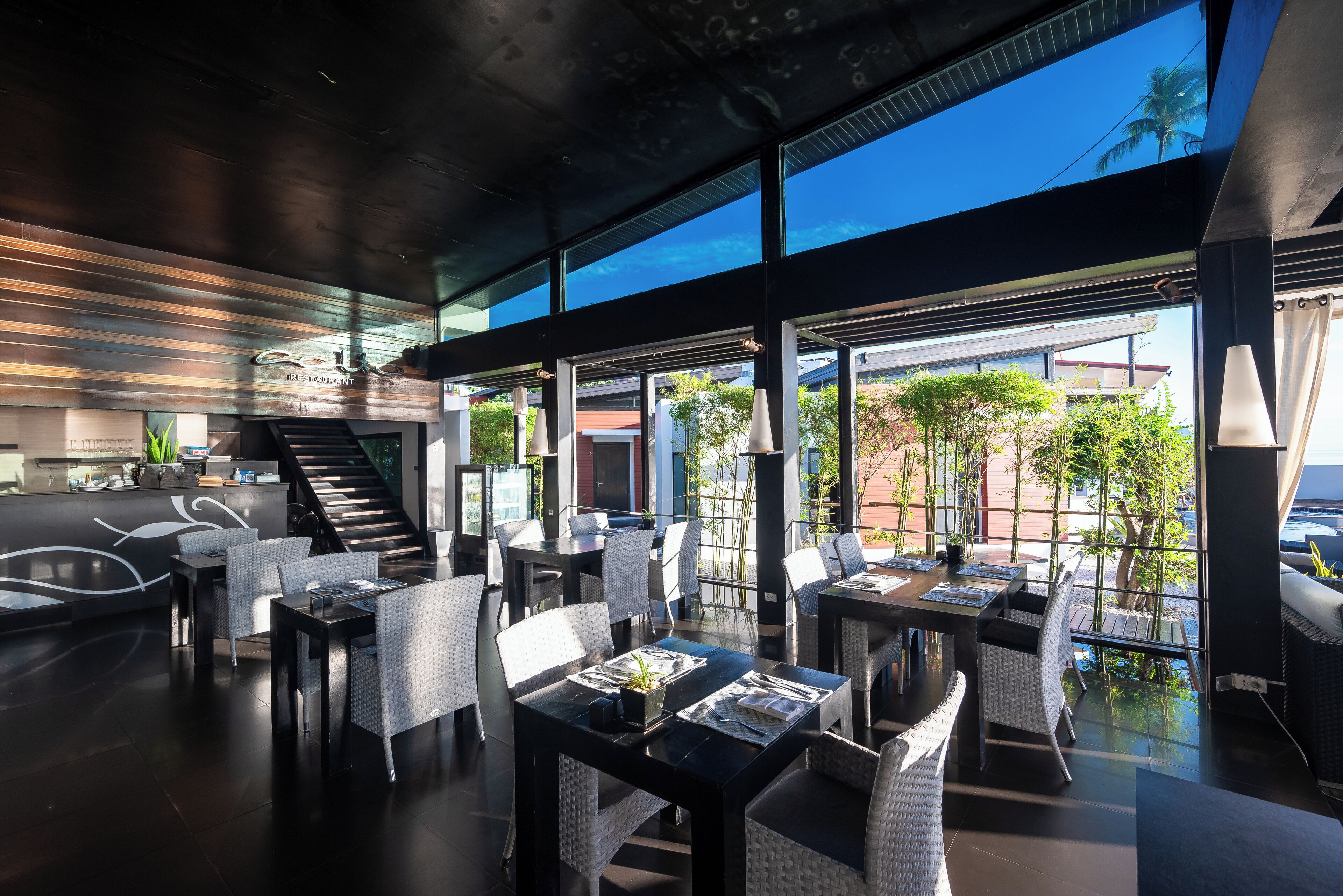 breakfast, lunch, dinner served; beach views