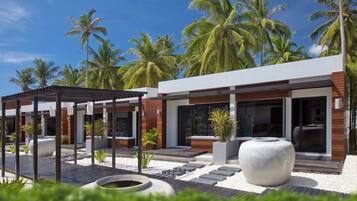 Deluxe Bungalow, 1 Bedroom | 1 bedroom, premium bedding, minibar, in-room safe