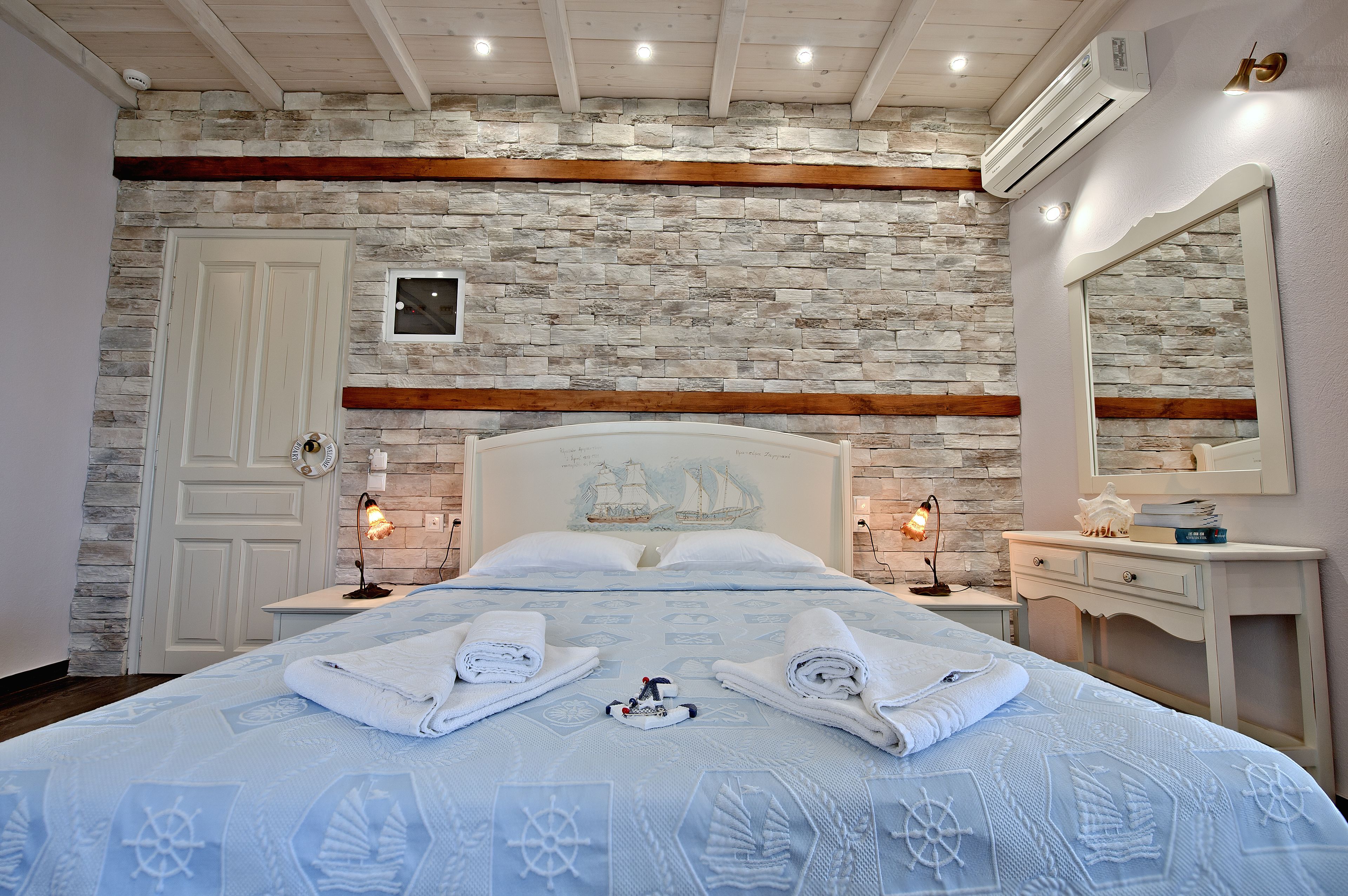 Egyptian cotton sheets, premium bedding, down duvets, in-room safe