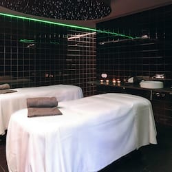 Couples treatment room(s), sauna, Turkish bath/hammam, body treatments