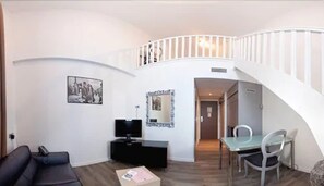 En 100-centimeters LCD-TV med digitale kanaler samt TV